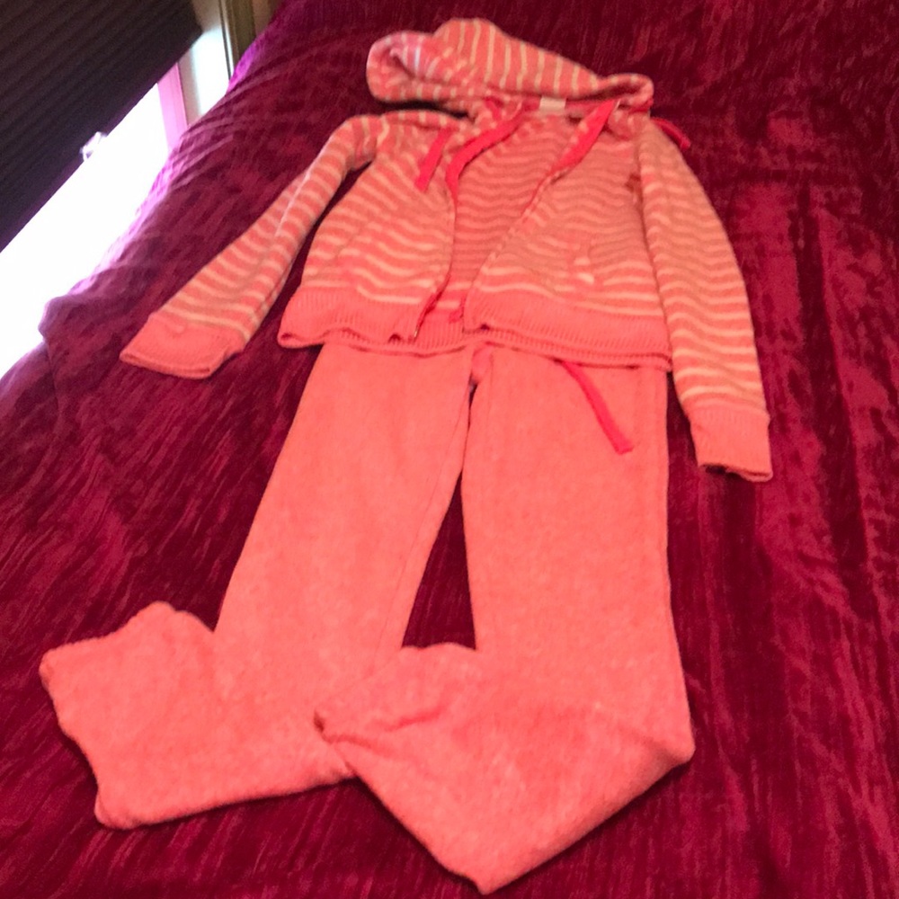 Aeropostale track suit. Only worn once!